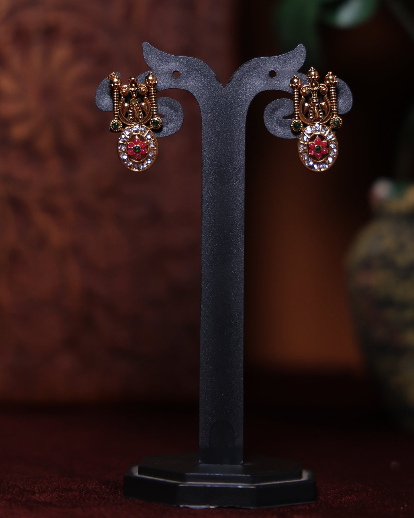 Diamond Spark Chandbali Mehandi Set