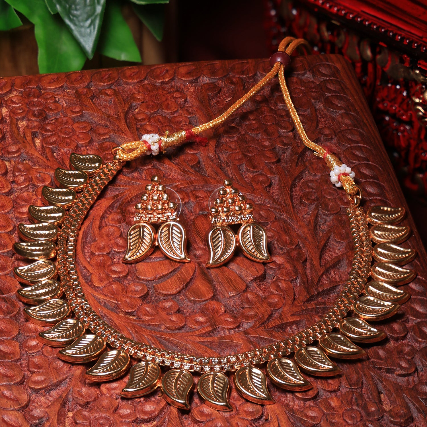 Neckpiece