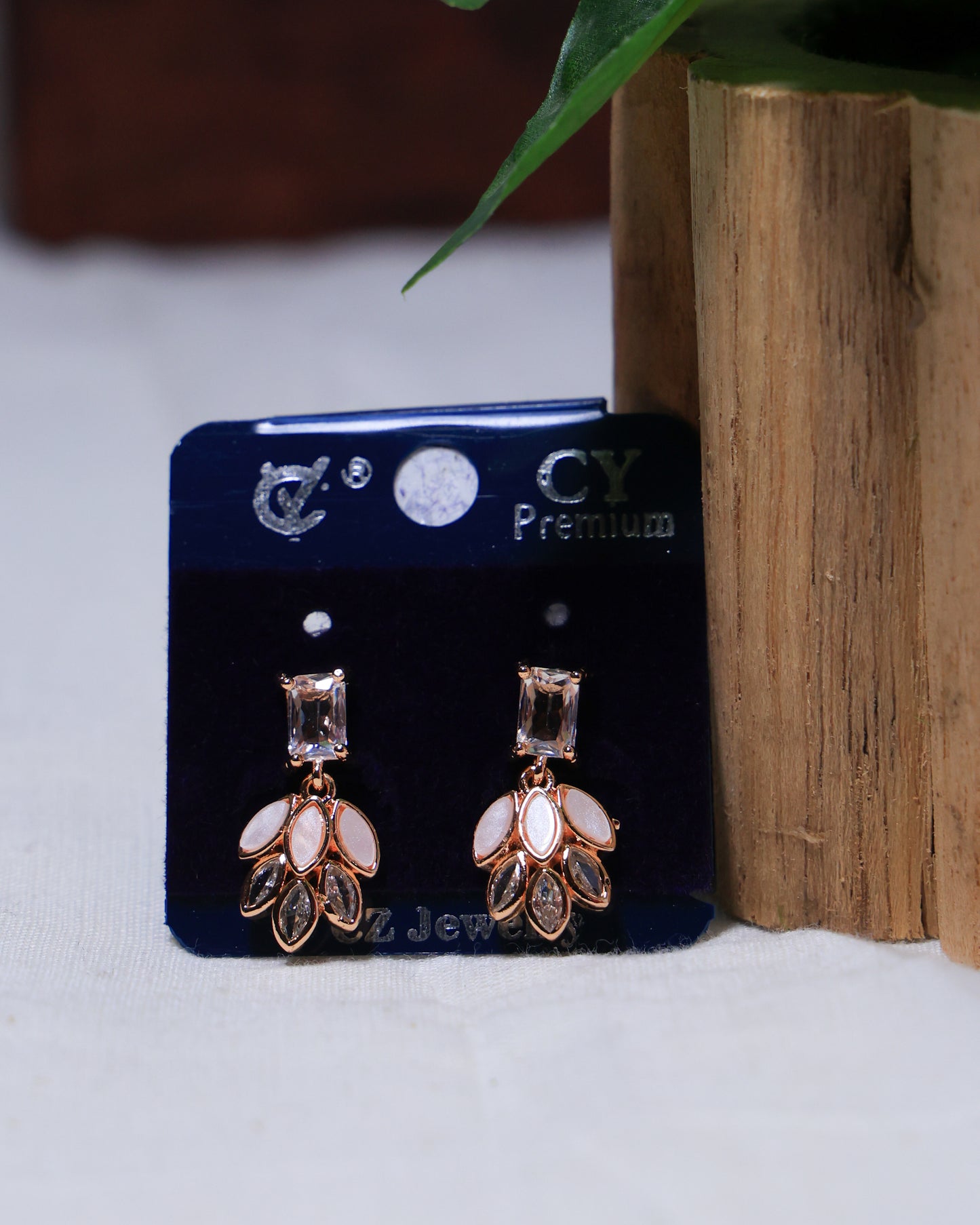 Leaf drop Rose Gold Earring